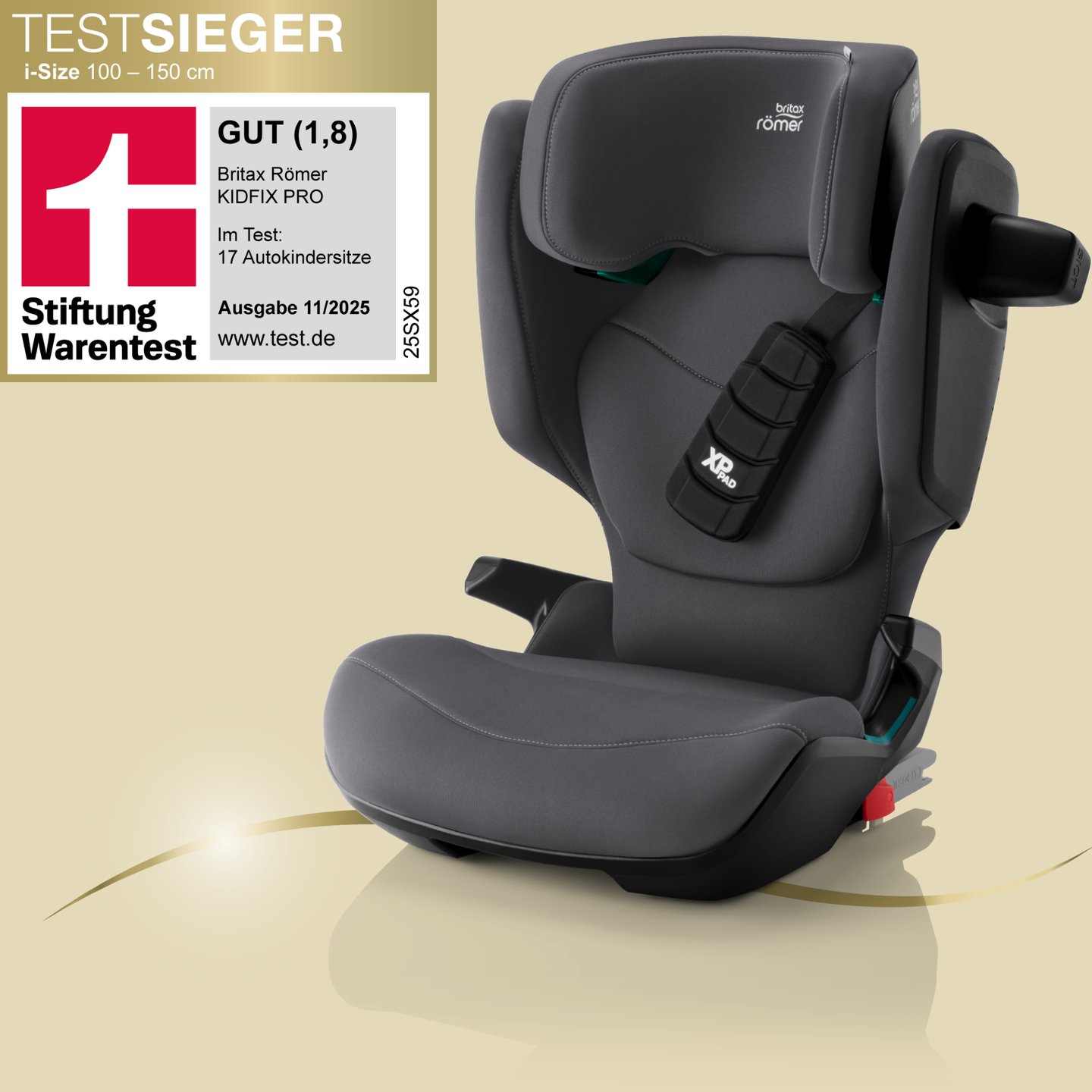 Britax R&ouml;mer KIDFIX PRO Kindersitz mit hoher R&uuml;ckenlehne; daneben Stiftung Warentest-Testlabel mit Bewertung &sbquo;GUT&lsquo; (1,8). 